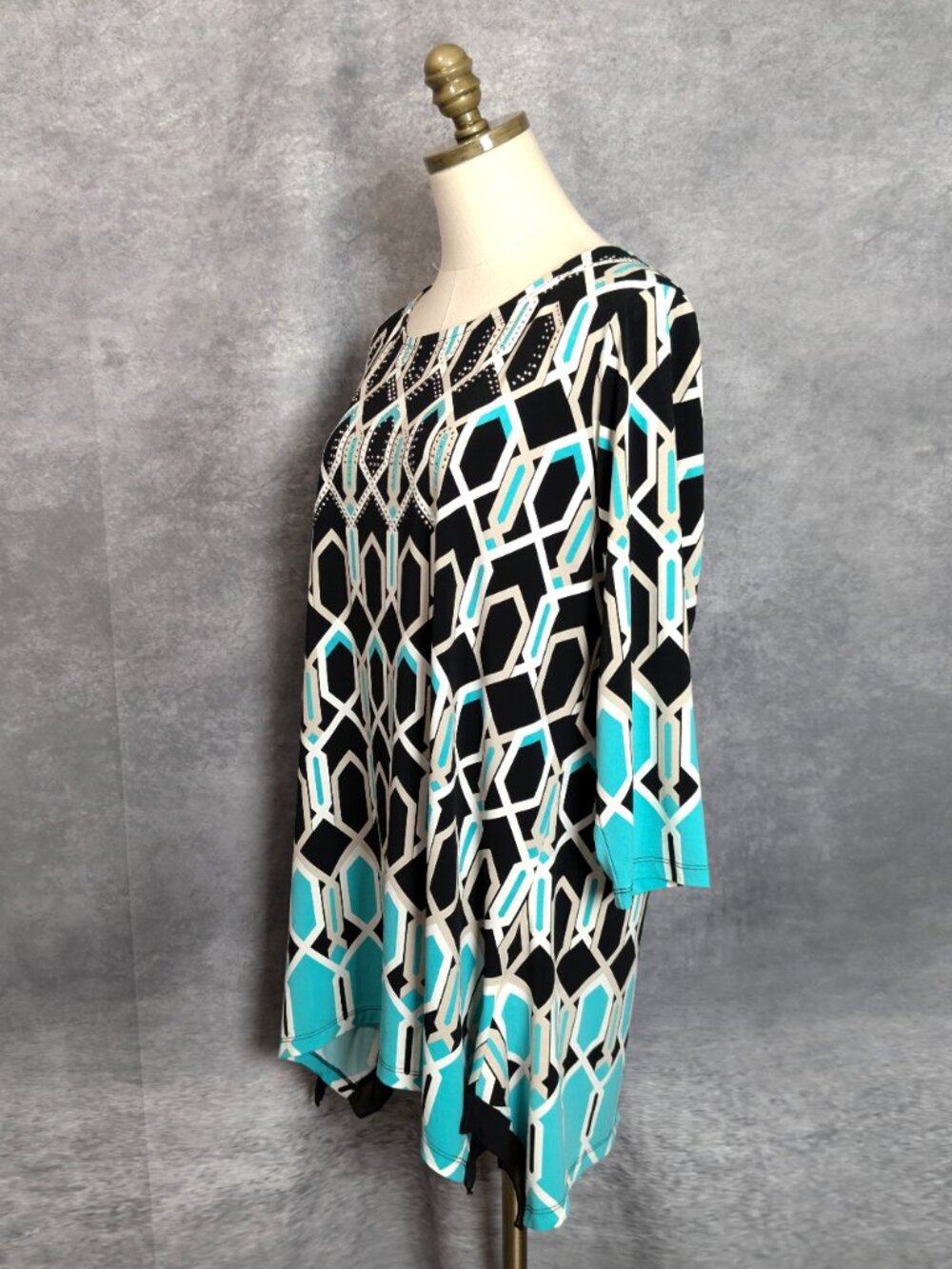 JM Collection Geometric Lattice Rhinestones Tunic 1X Teal Black SharkBite Hem - Picture 5 of 8